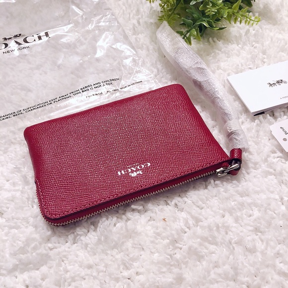 Sold on ♏️ - Picture 2 of 4